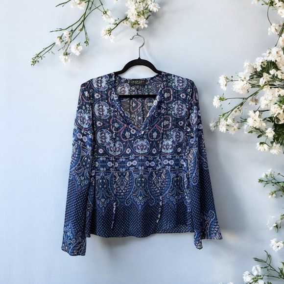 Laundry Blue Floral/Paisley Intricate Print Top with Metallic Silver Threads - Picture 4 of 16